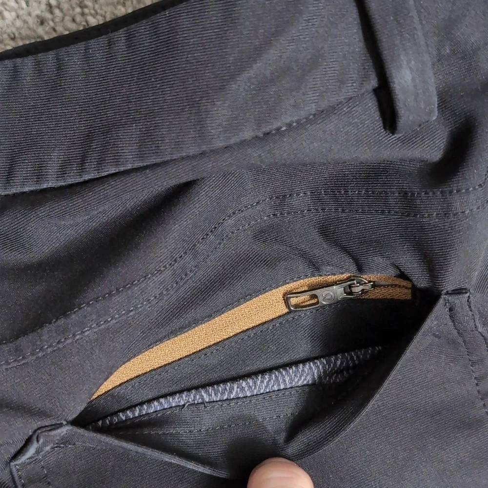 Lululemon ABC 5 Pocket Pants Size 30x26 in Jet Black E40416 Tapered - Picture 7 of 12